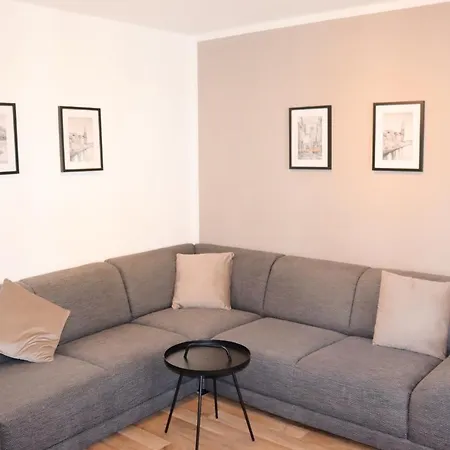 - One / Netflix Balkon Wifi Apartment *